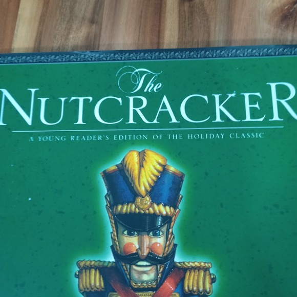 The Nutcracker: A Young Reader's Edition of the Holiday Classic HC Christmas - Picture 3 of 7